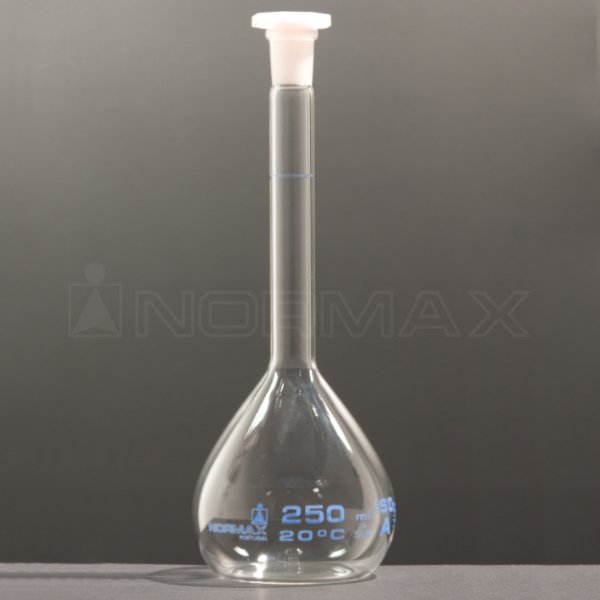 Volumetric Flask with Plastic Stopper, Blue Printed, Class A – 2000 mL